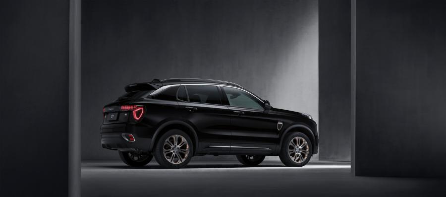  LYNK&Co 01 Xing Pro (CX11) 2017 года  (фото 10 из 20)